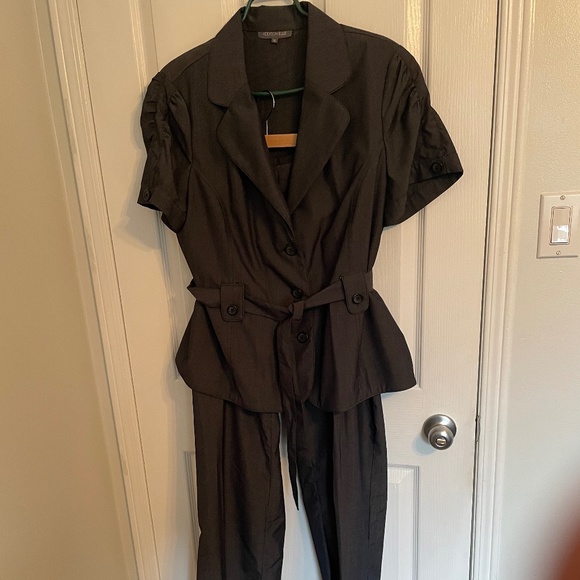 Addition Elle pantsuit - Picture 1 of 10